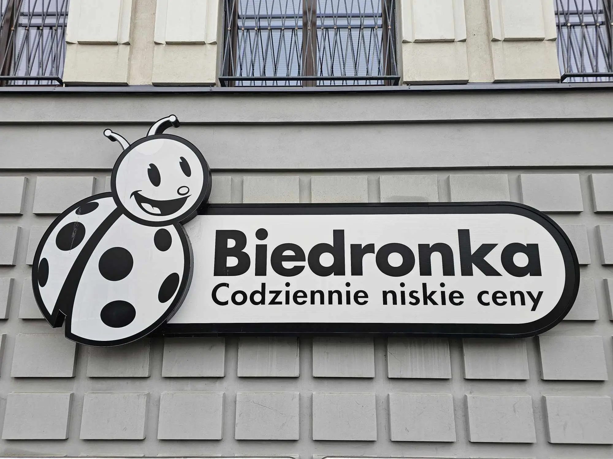 Zaczęło się w czwartek. Gigantyczne promocje w Biedronce. Czas ograniczony