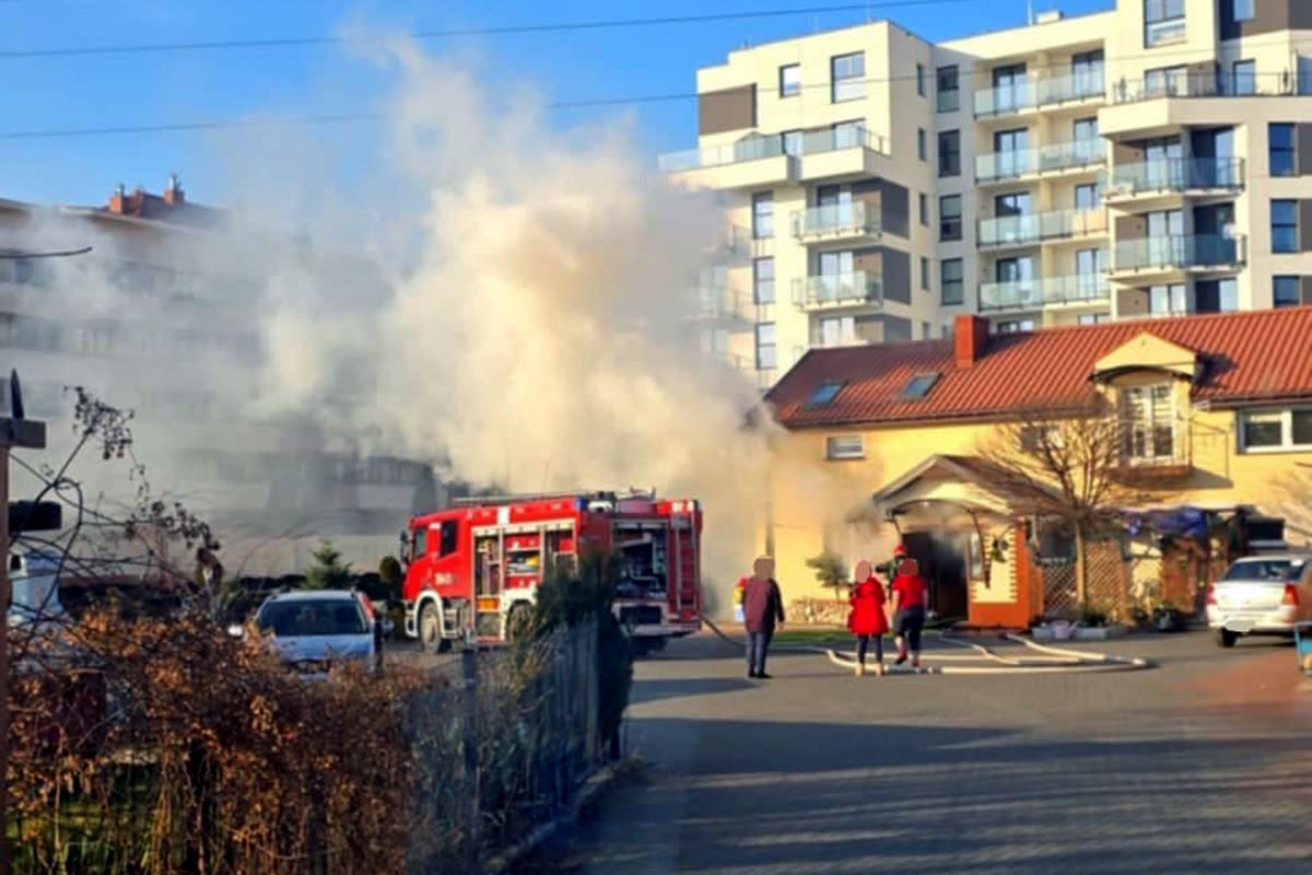 Pożar domu jednorodzinnego w Warszawie