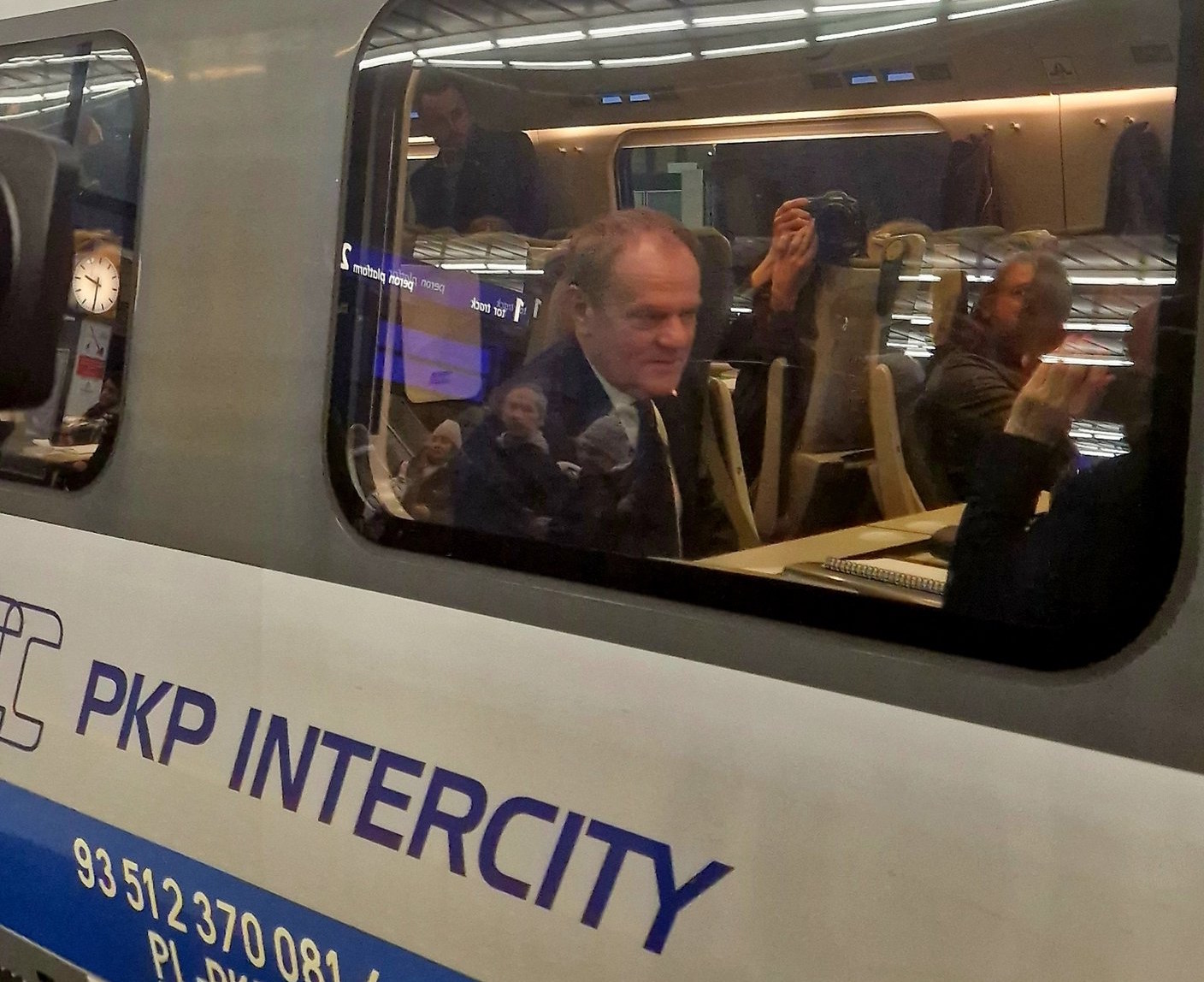 Premier Donald Tusk i rząd na pokładzie Pendolino: Szybka podróż do Trójmiasta