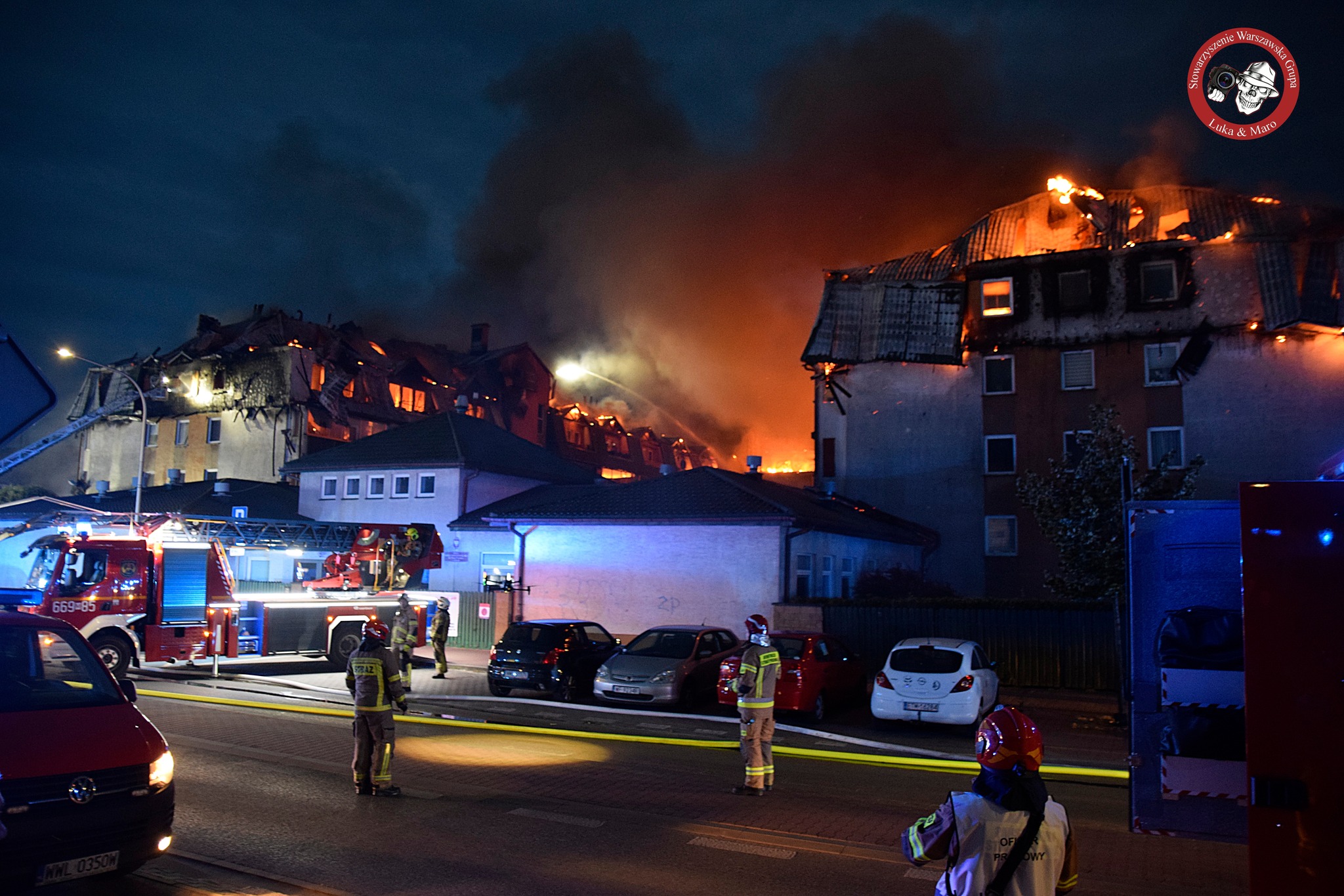 Ponad 250 strażaków walczy z ogniem. Ewakuowano setki osób, są ranni