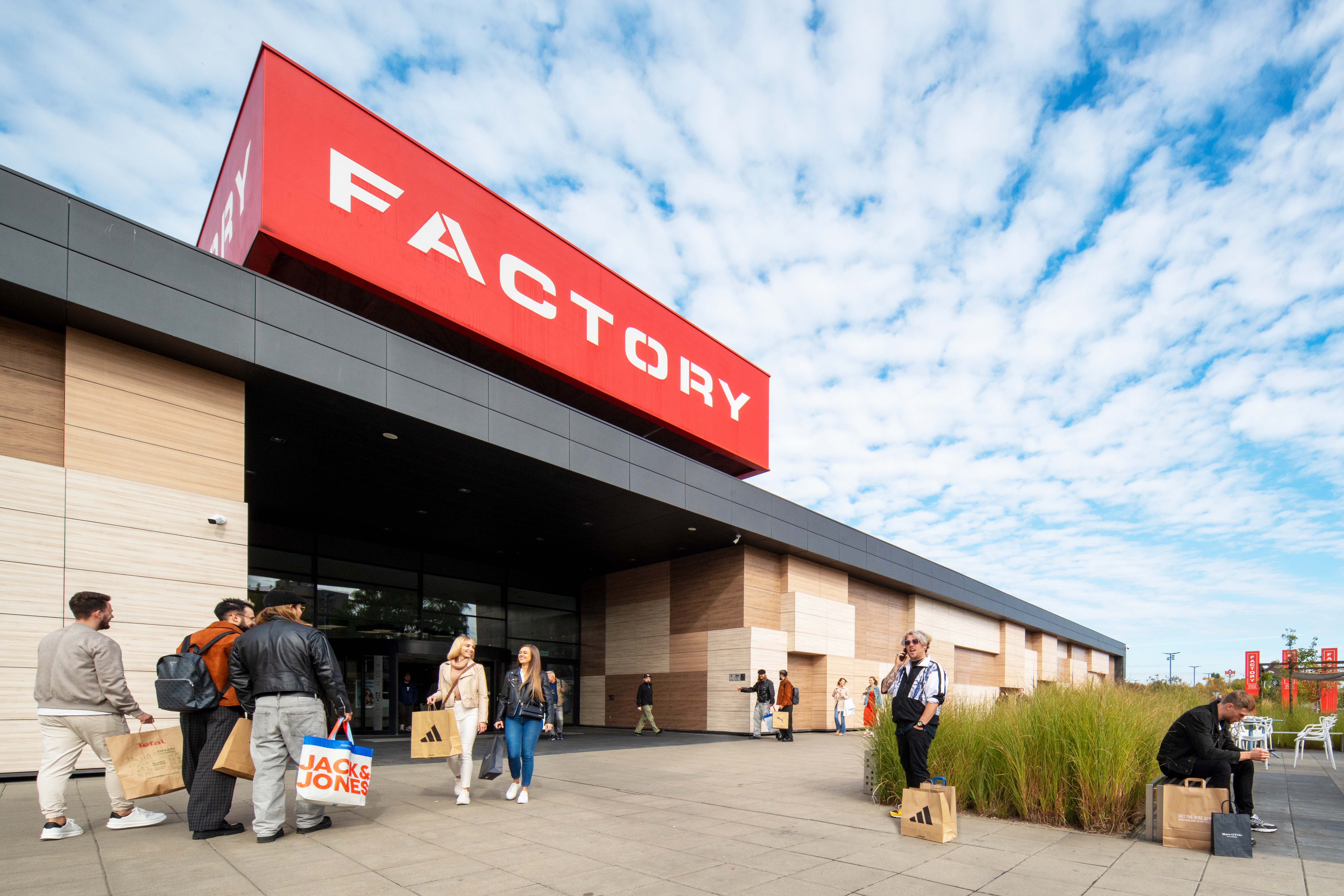 Teraz FACTORY Annopol zaprasza na Jungle Night. To wieczór 50% rabatów od cen outletowych