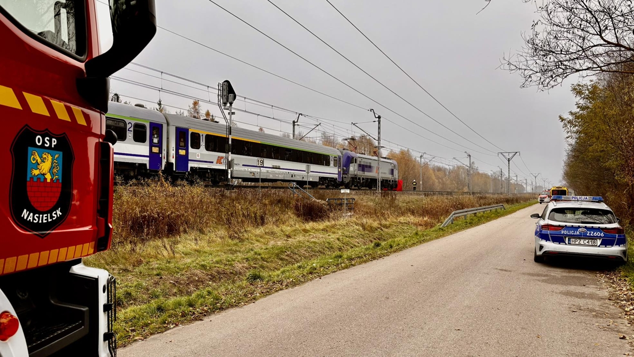 Gigantyczne utrudnienia. Tragedia na torach pod Nasielskiem. Kobieta zginęła pod pociągiem Intercity