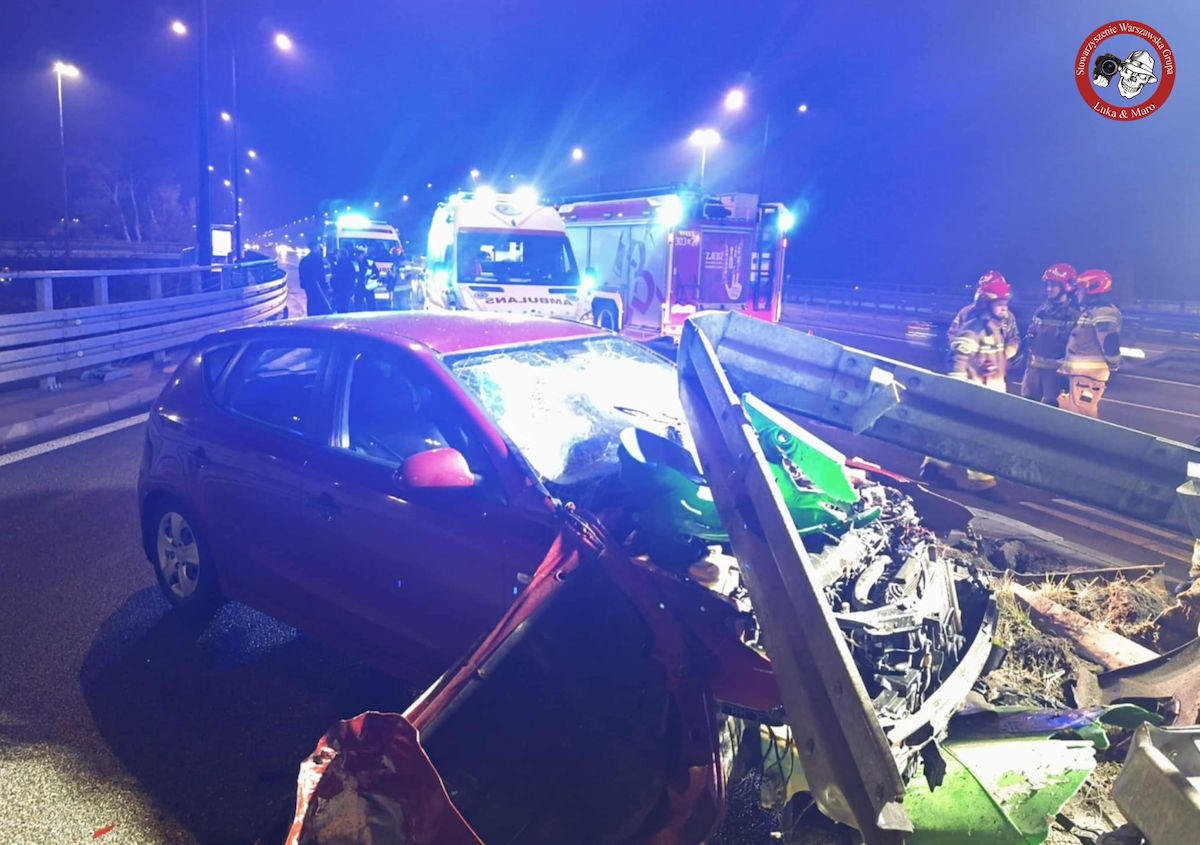 Pilne: Groźny wypadek na Trasie Łazienkowskiej. Kierowca miał ogromne szczęście