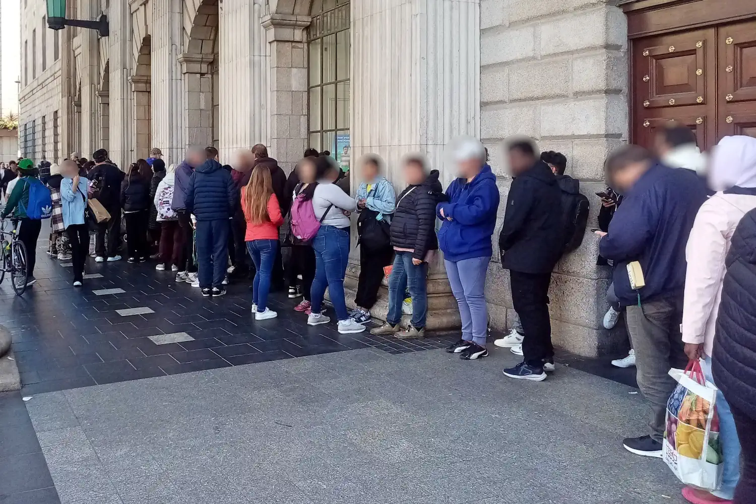 W połowie 2026 roku wejdzie surowy zakaz. Wielu Polaków straci dorobek całego życia. Stoją w kolejkach, by ratować oszczędności