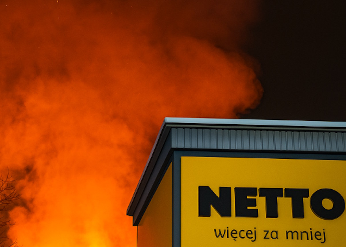 Dramatyczny pożar. Supermarket cały w płomieniach
