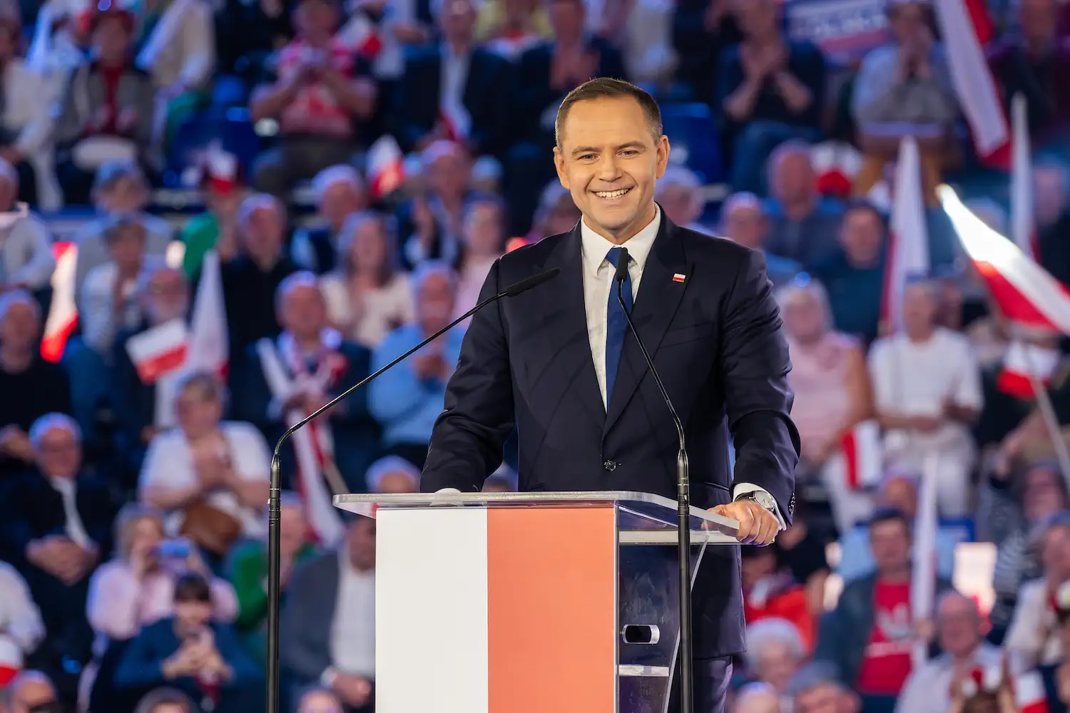 Nawet tysiąc złotych dla rodziny. Prezydent przesyła projekt do Sejmu, a samorządy biją na alarm