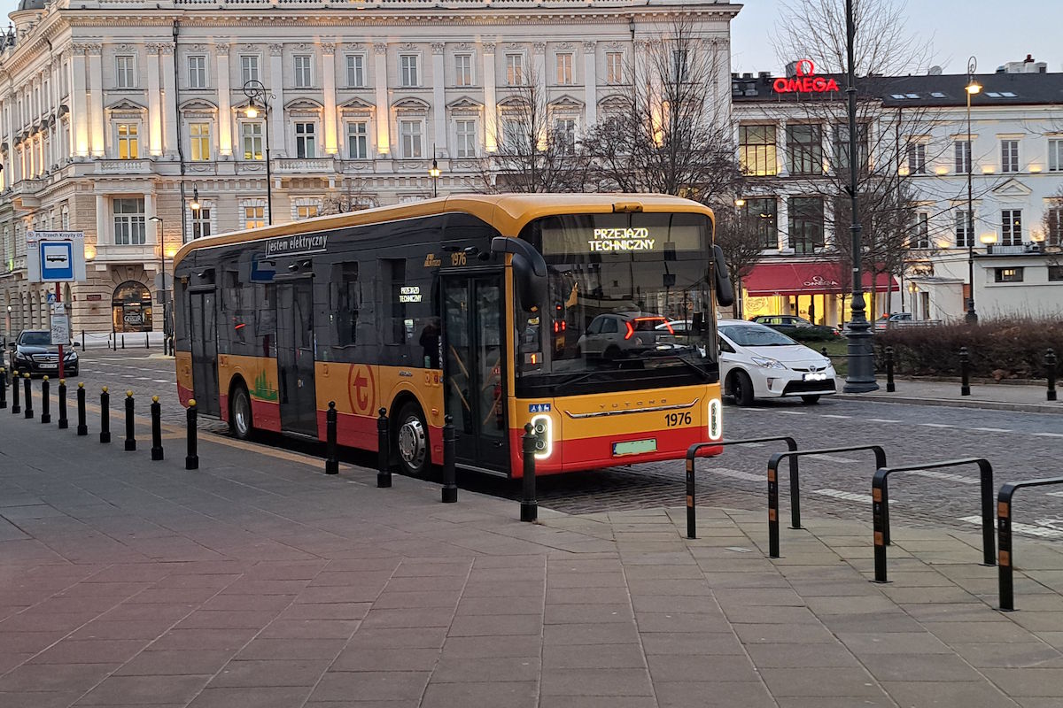 Warszawa kupiła kolejne 30. W dawnej kopalni odkryto, iż autobusy można zdalnie wyłączyć. Kto ma pilota?